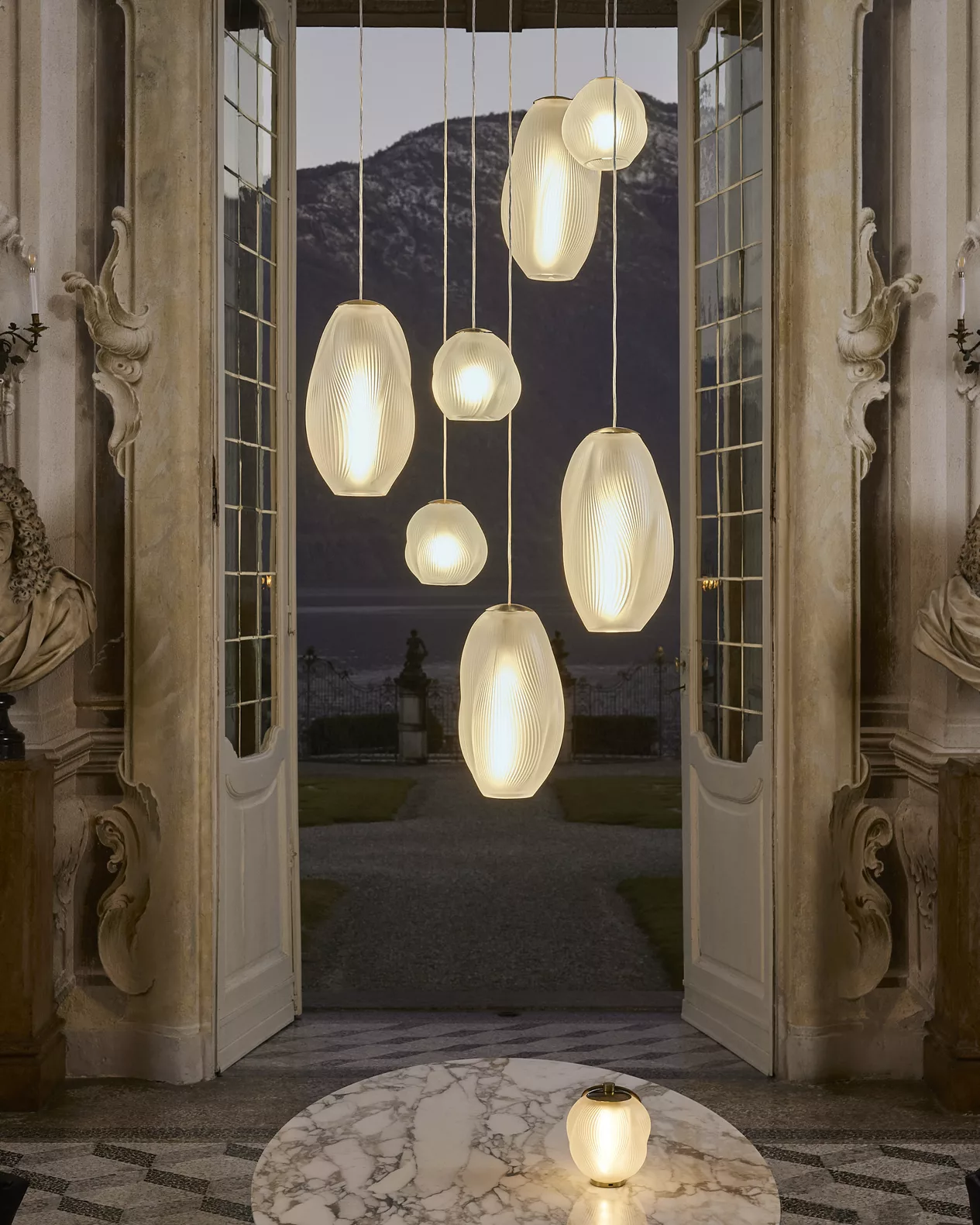 LALIQUE ALIZÉ: ETHEREAL WEIGHTLESSNESS AT THE HEART OF THE INTERIOR 