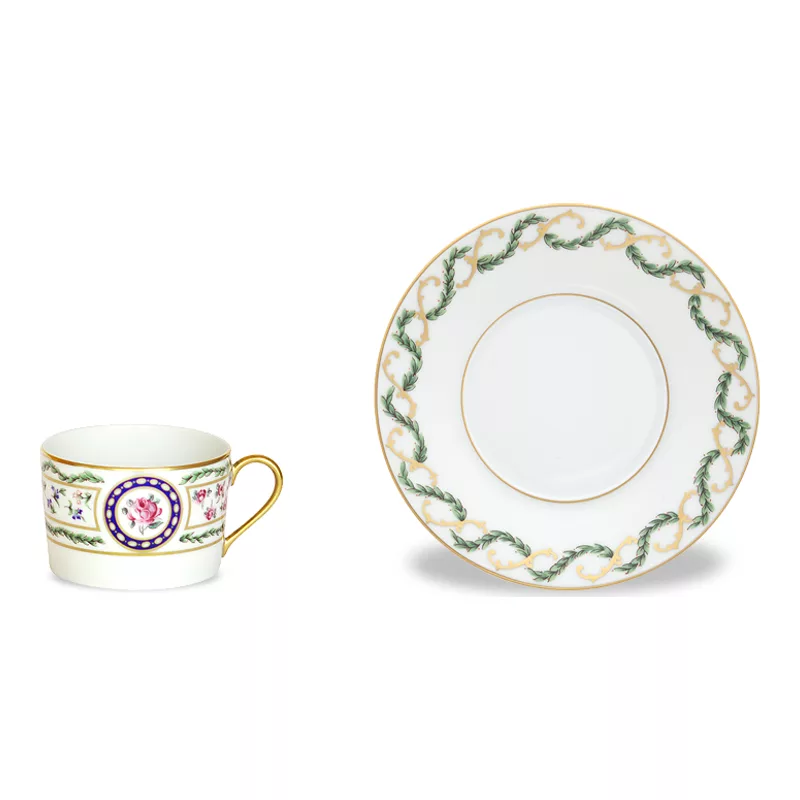 Haviland 1038-2234 Çay fincanı və nəlbəki