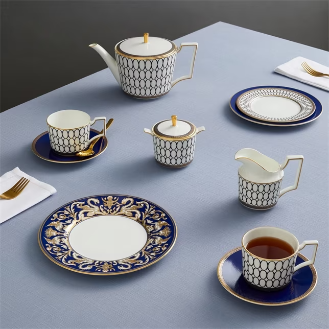 Wedgwood 1053087 Çay fincanı və nəlbəki